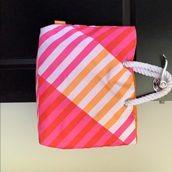 Victoria Secret beach bag and Clinique tote - Picture 6 of 8